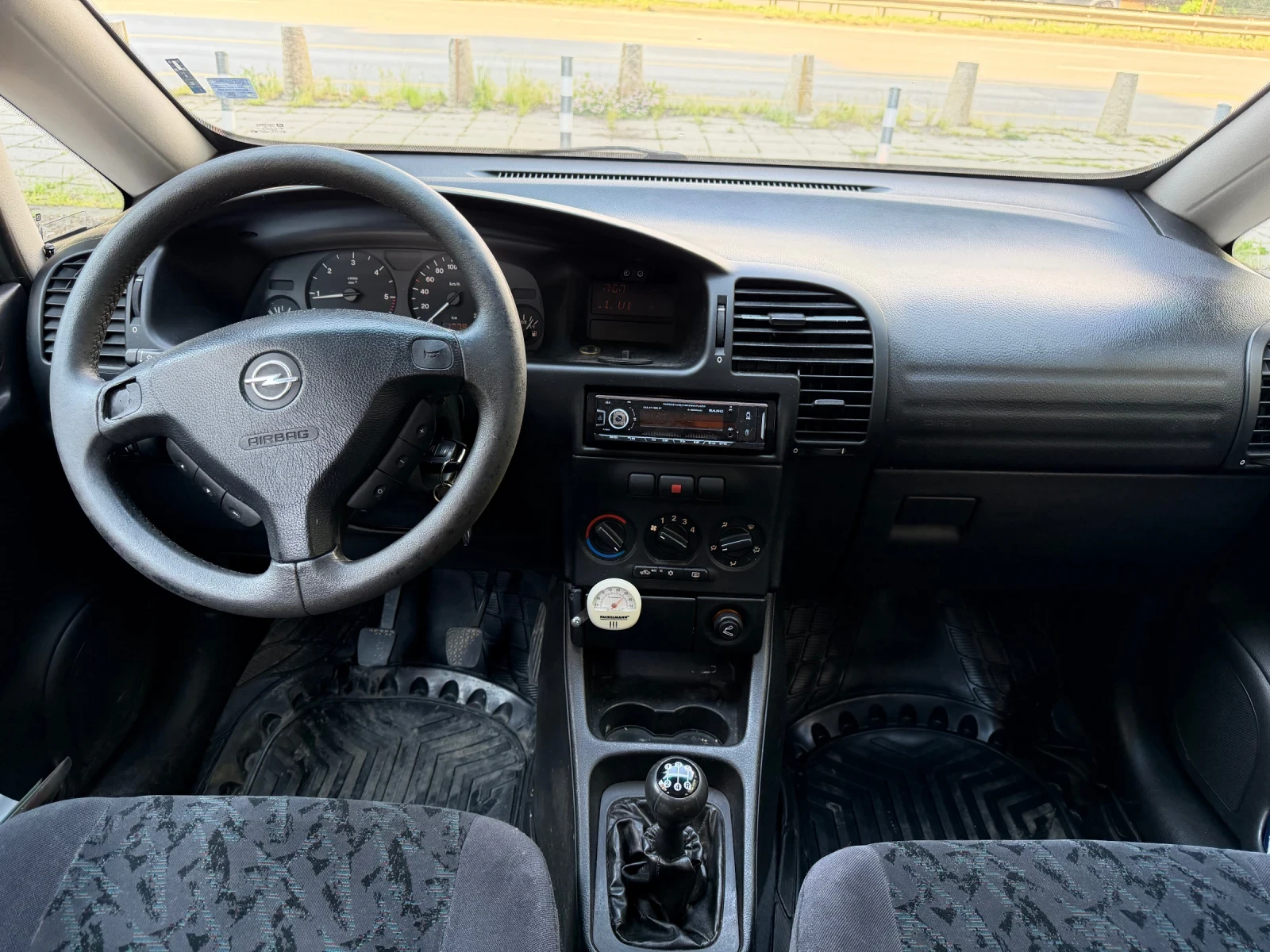 Opel Zafira 2.0 DTI, снимка 8 - Автомобили и джипове - 54839248