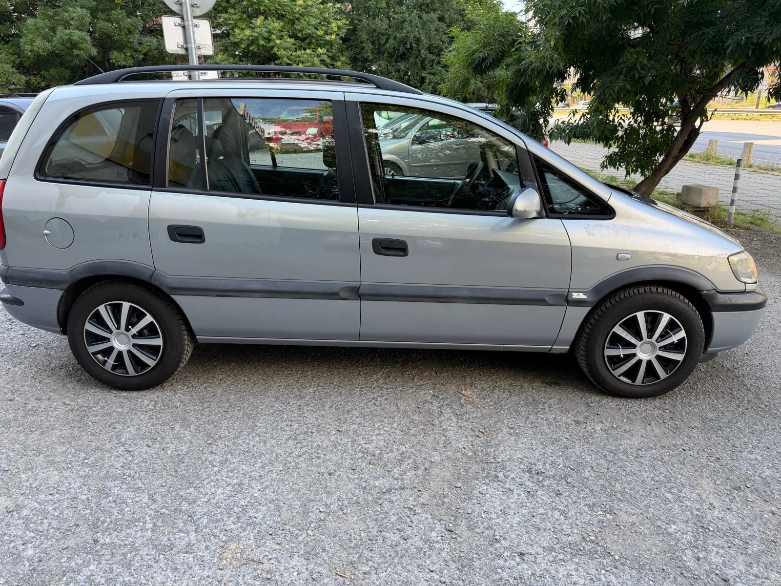 Opel Zafira 2.0 DTI, снимка 3 - Автомобили и джипове - 54839248
