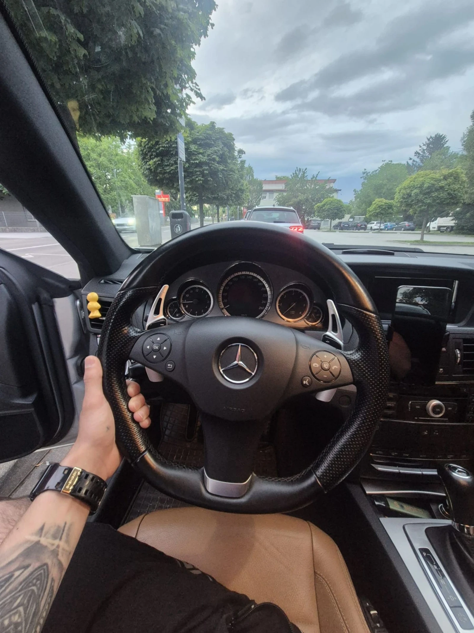 Mercedes-Benz E 350, снимка 9 - Автомобили и джипове - 54857530