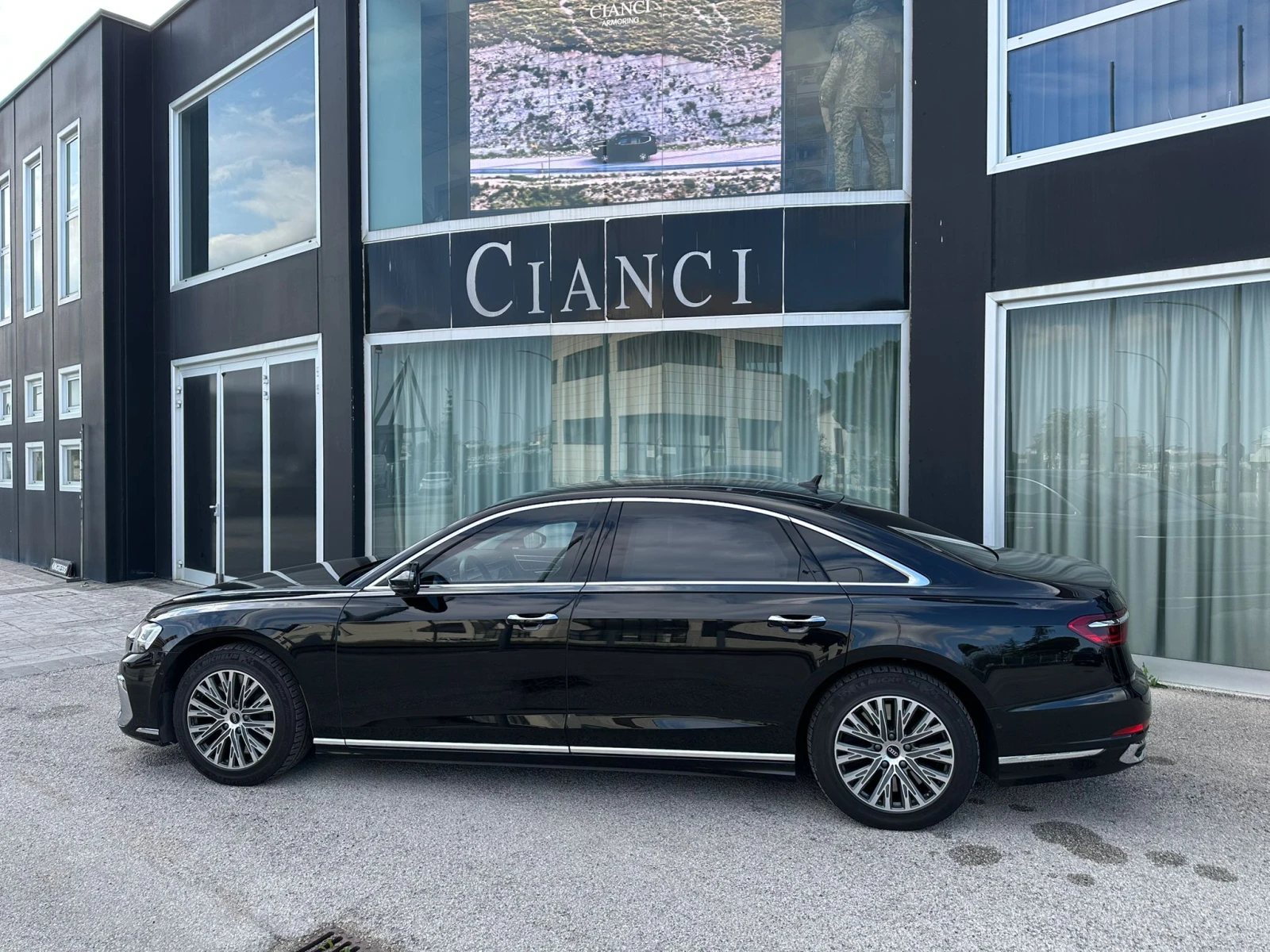 Audi A8 Брониран  VR 9, снимка 3 - Автомобили и джипове - 54954420