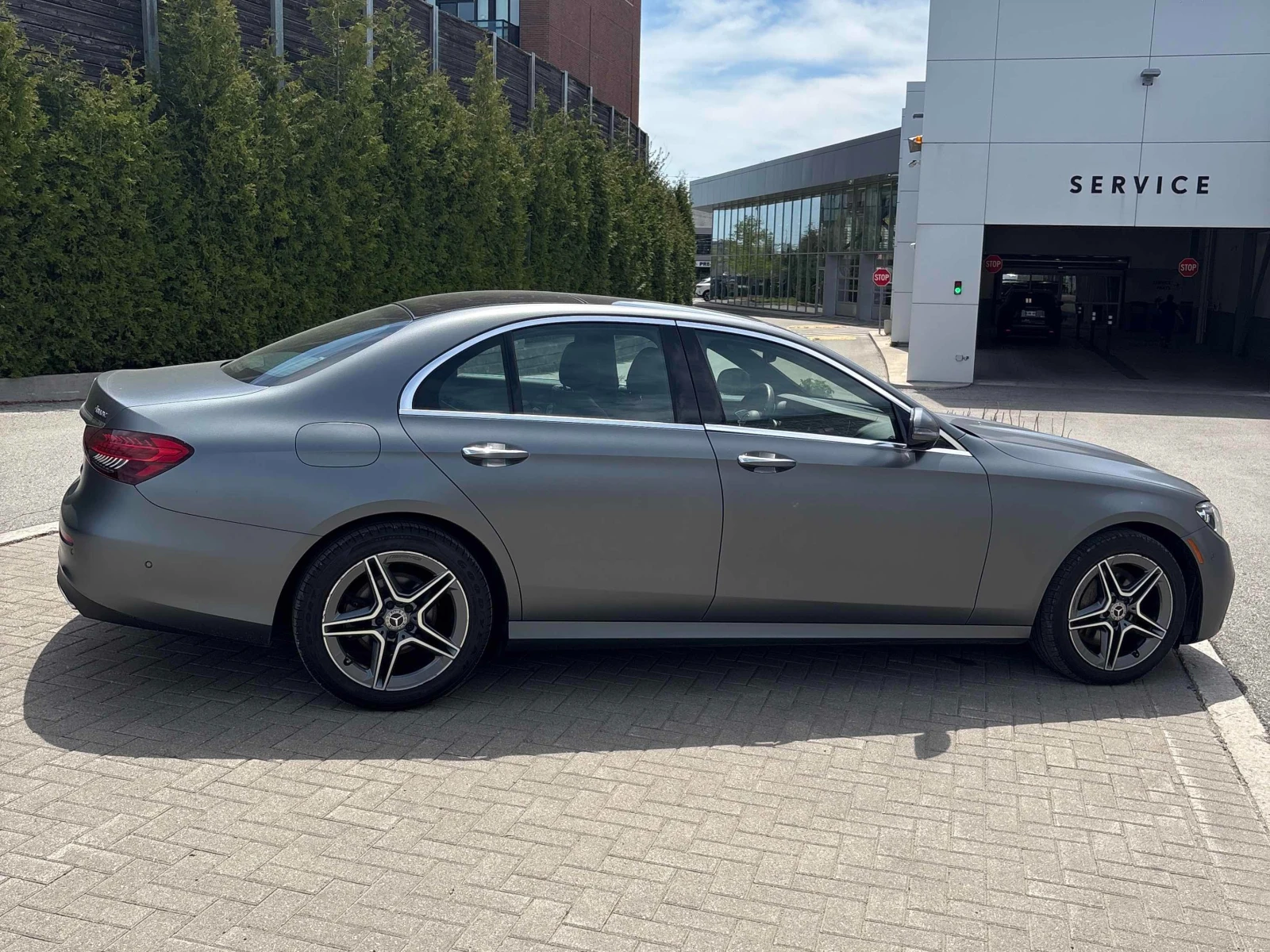Mercedes-Benz E 350 4MATIC AMG Line, снимка 3 - Автомобили и джипове - 55145466