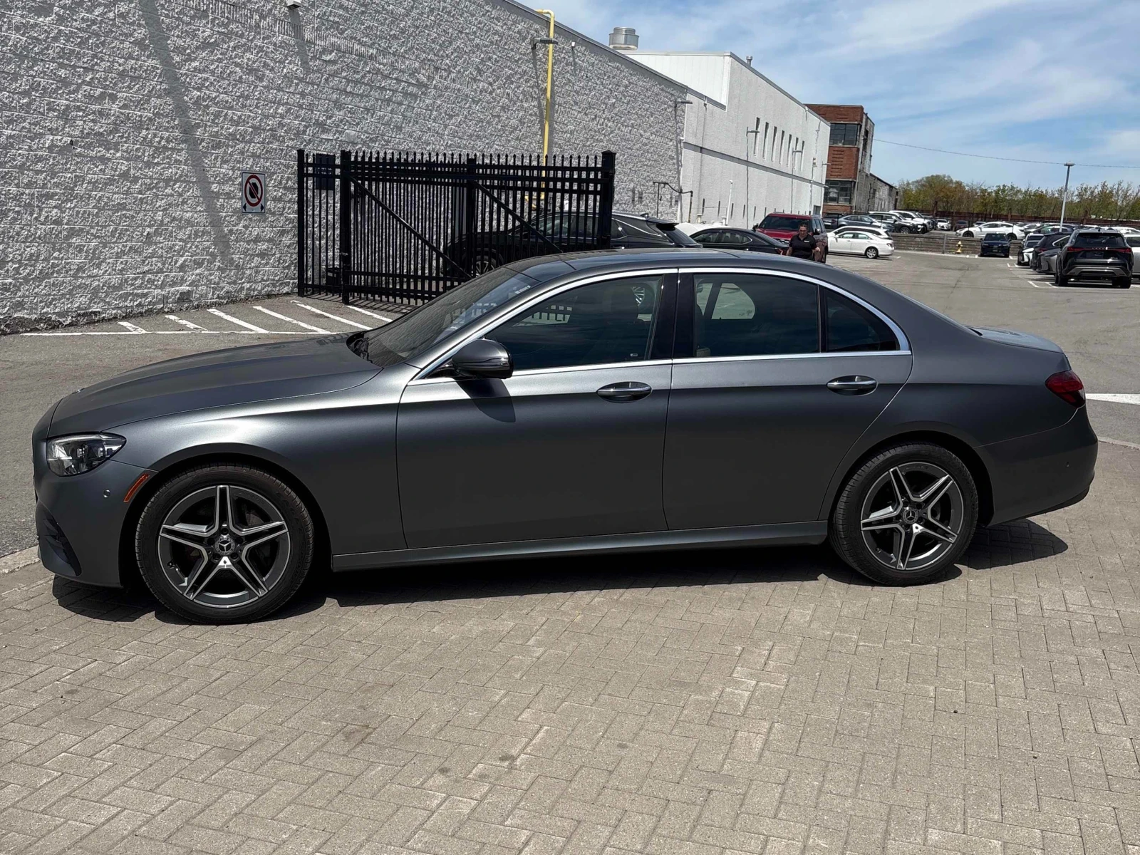 Mercedes-Benz E 350 4MATIC AMG Line, снимка 2 - Автомобили и джипове - 55145466