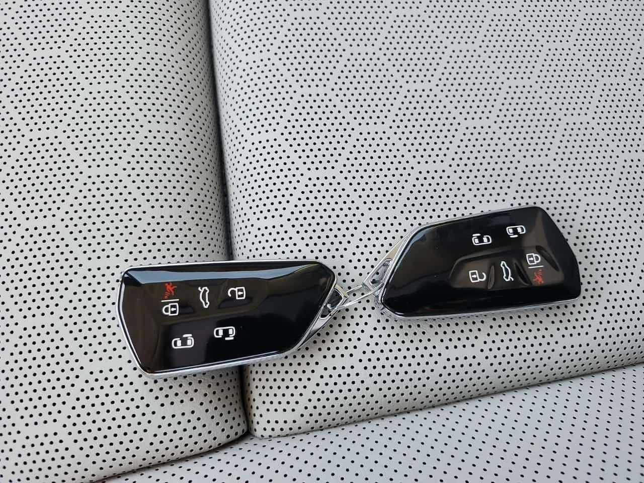 VW ID.Buzz 1ST EDITION| HUD| 360| ОБДУХВАНЕ| HEATPUMP| 158КM, снимка 17 - Автомобили и джипове - 55296314