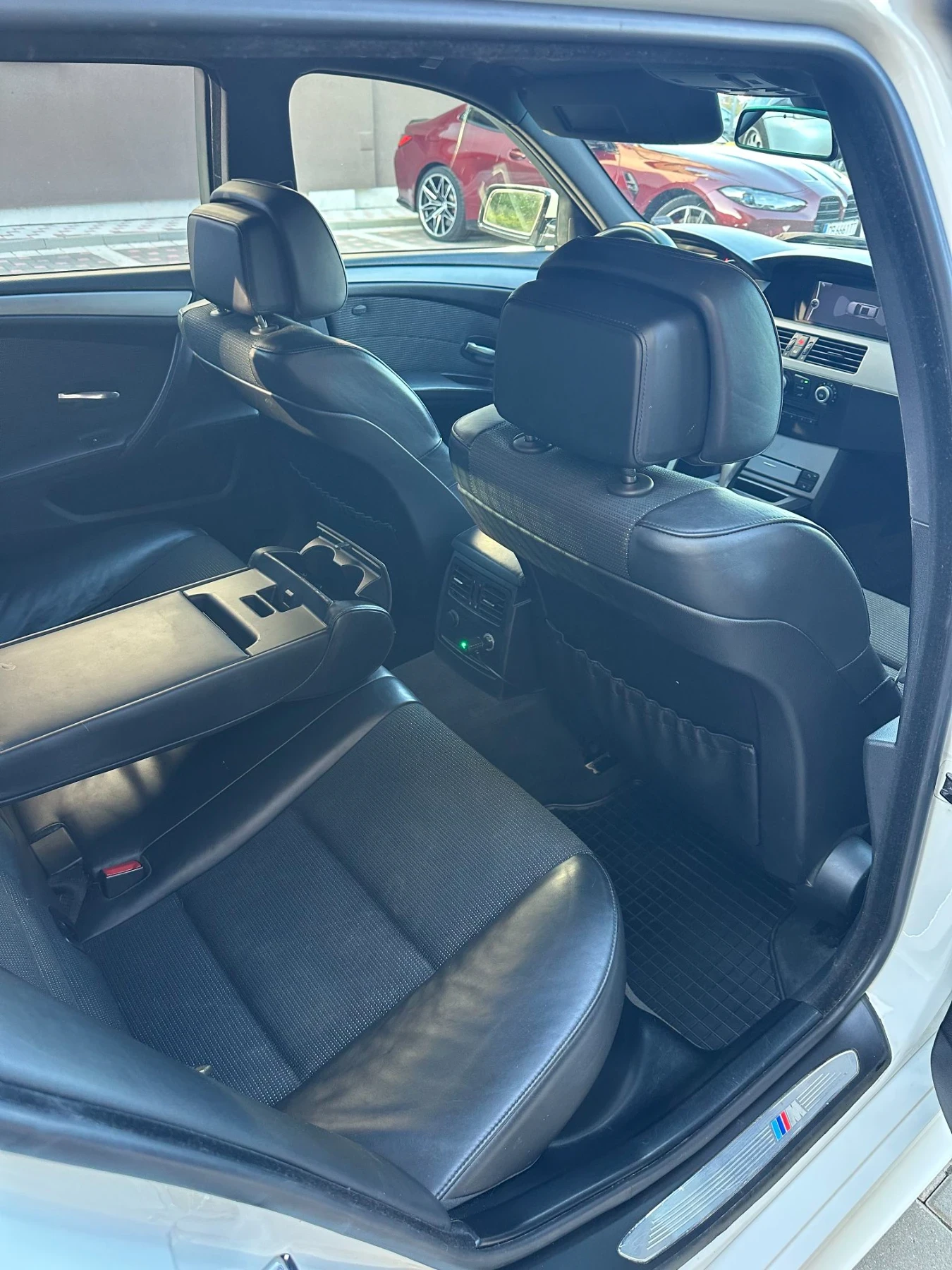 BMW 530 XD/LCI/M-PACK///, снимка 16 - Автомобили и джипове - 56002519