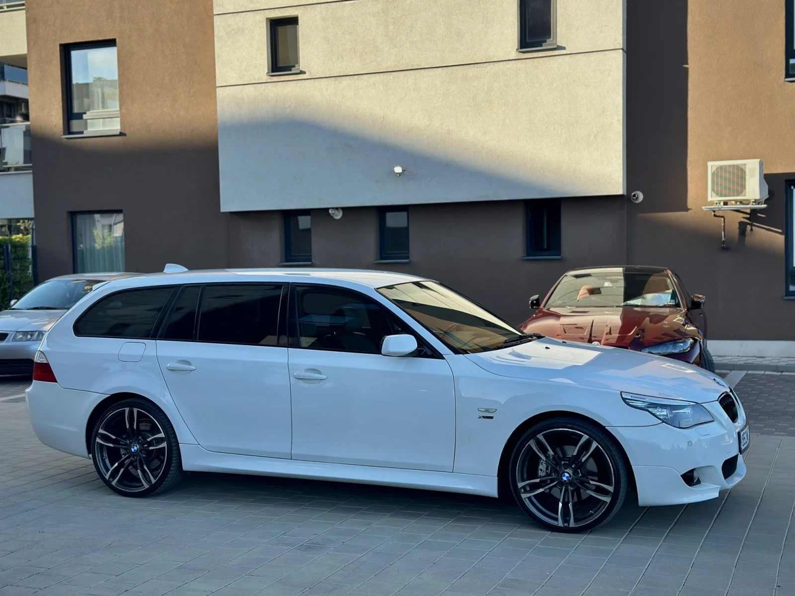 BMW 530 XD/LCI/M-PACK///, снимка 4 - Автомобили и джипове - 56002519