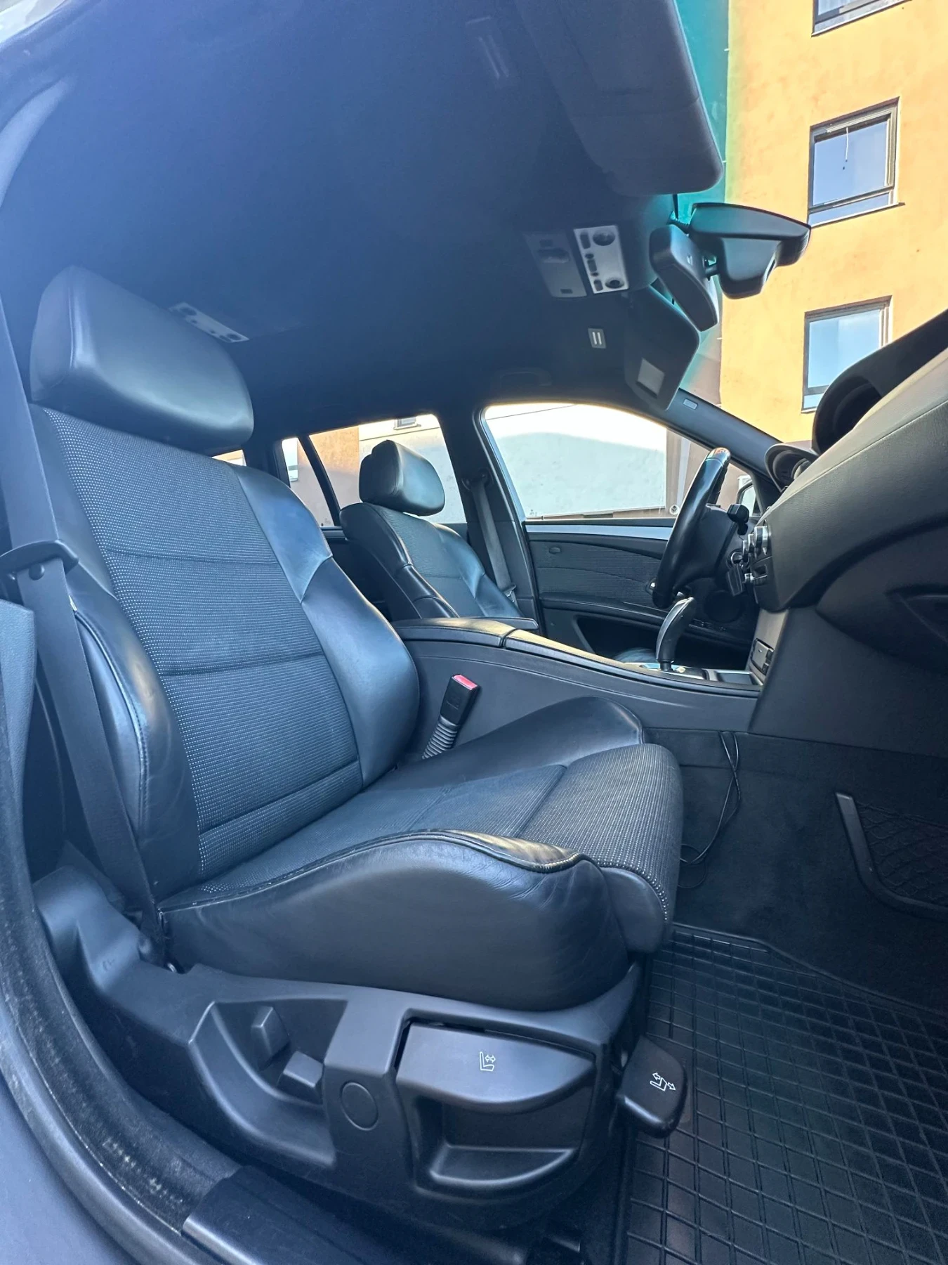 BMW 530 XD/LCI/M-PACK///, снимка 14 - Автомобили и джипове - 56002519