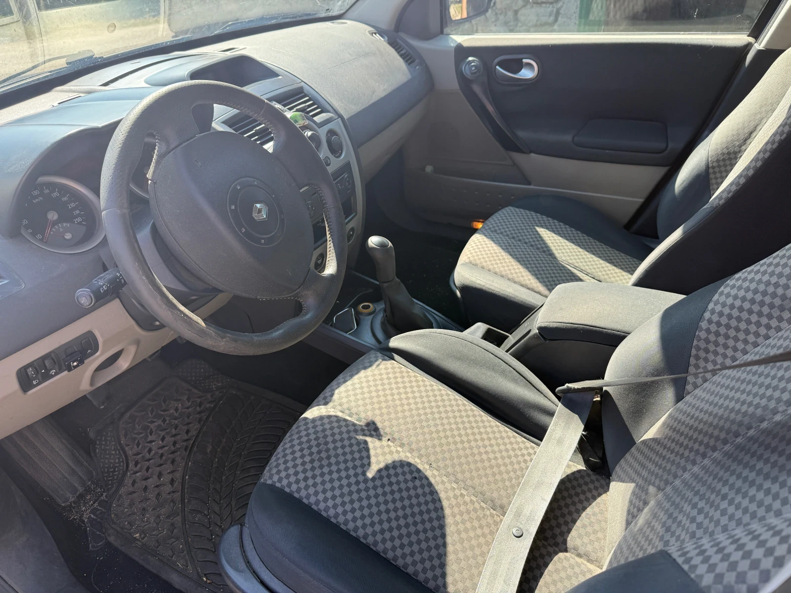 Renault Megane, снимка 4 - Автомобили и джипове - 56139001