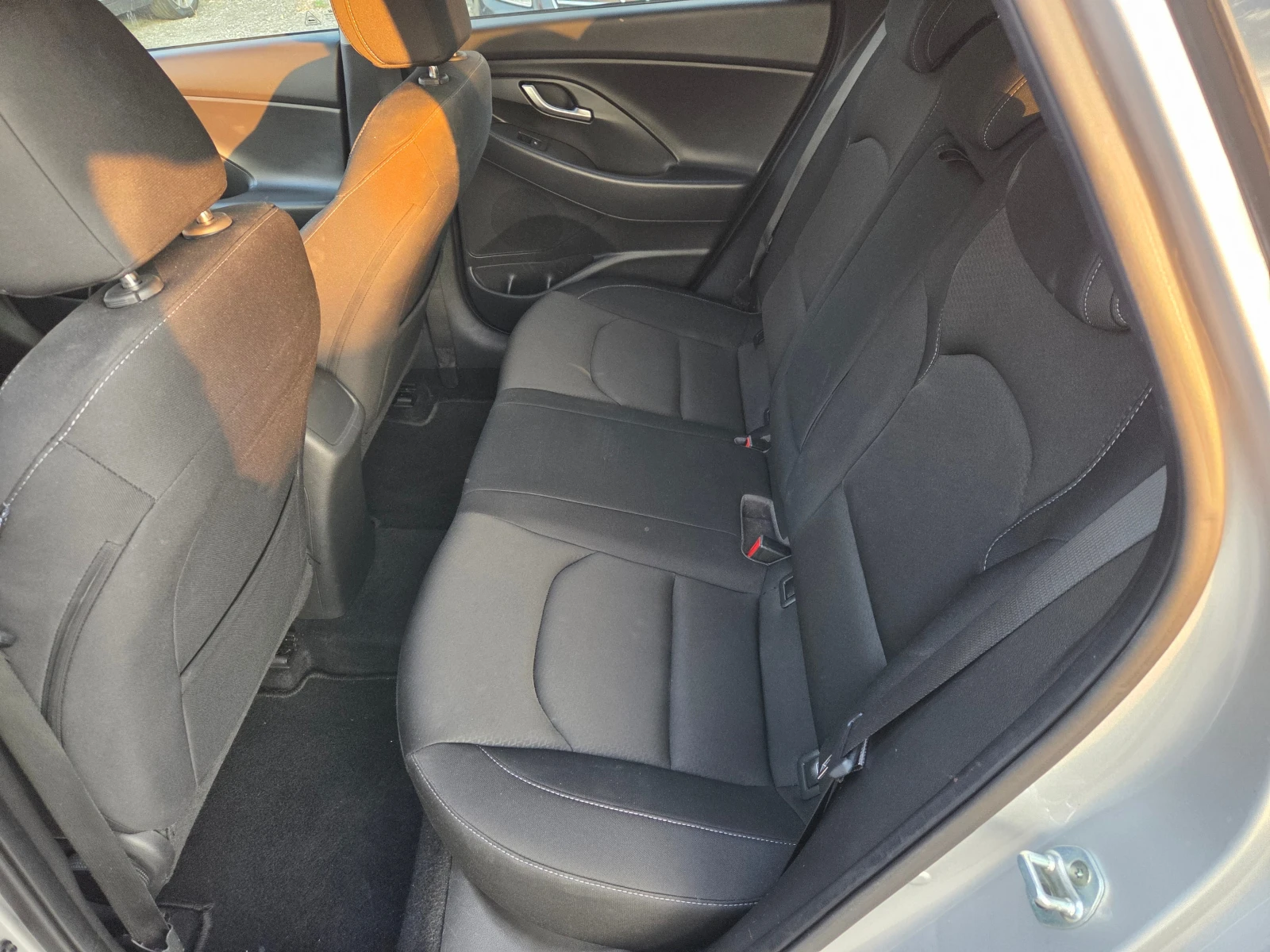 Hyundai I30 1.6CRDI/TOP/NAVI/AVT., снимка 8 - Автомобили и джипове - 56158144