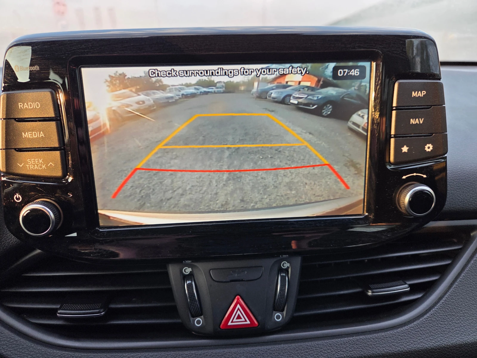 Hyundai I30 1.6CRDI/TOP/NAVI/AVT., снимка 14 - Автомобили и джипове - 56158144