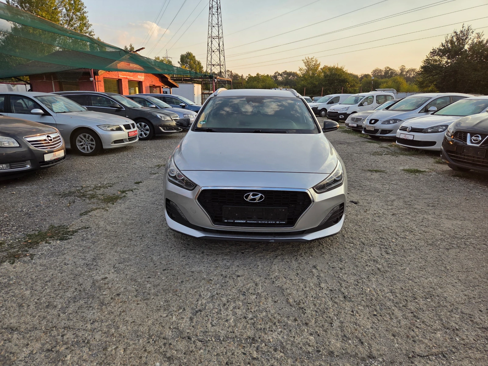 Hyundai I30 1.6CRDI/TOP/NAVI/AVT., снимка 2 - Автомобили и джипове - 56158144