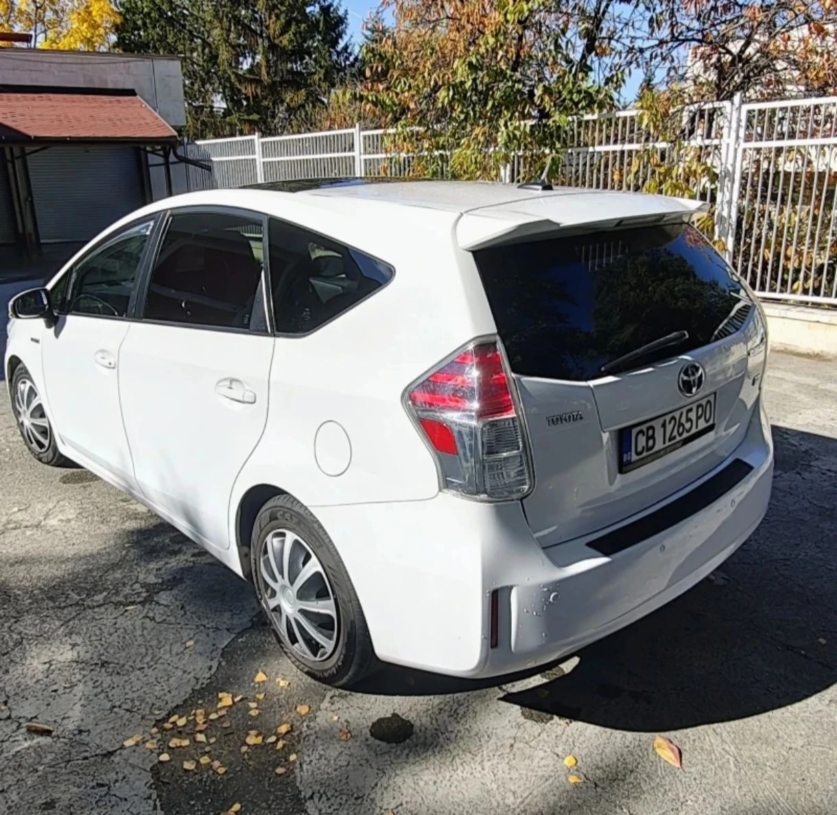 Toyota Prius Prius + 1.8  136 �.�.  7 �����  | Mobile.bg � ����������� 3