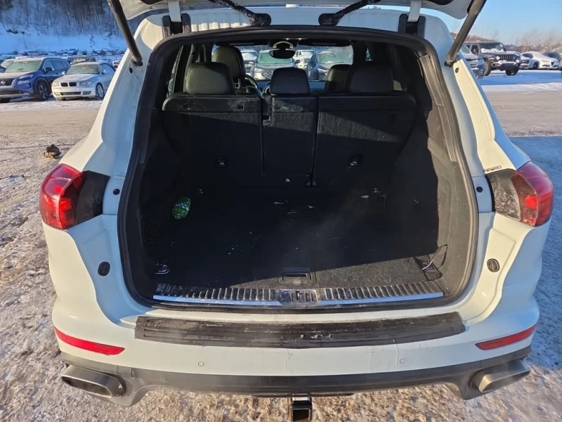Porsche Cayenne V6 / ОБДУХВАНЕ / ПАНОРАМА / CARFAX, снимка 14 - Автомобили и джипове - 53430872