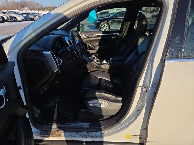 Porsche Cayenne V6 / ОБДУХВАНЕ / ПАНОРАМА / CARFAX, снимка 8 - Автомобили и джипове - 53430872