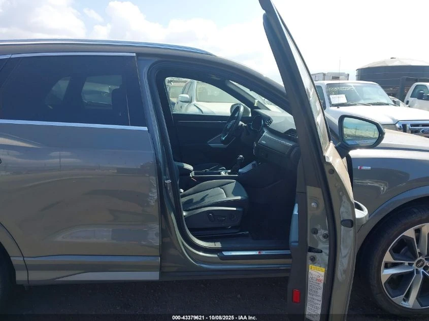 Audi Q3 2.0L I-4 DI, DOHC, VVT, TURBO, 228HP All Wheel - изображение 10