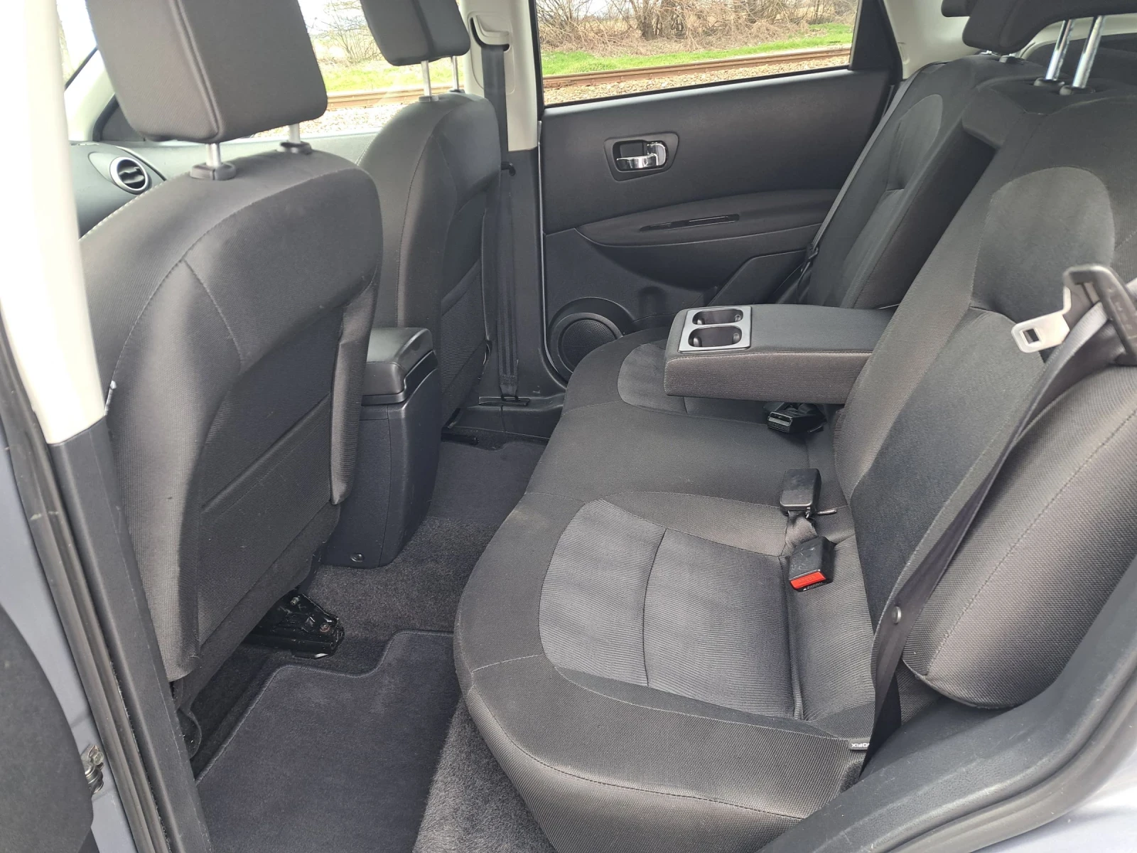 Nissan Qashqai 2.0 4х4 ПАНОРАМА, снимка 9 - Автомобили и джипове - 53748435