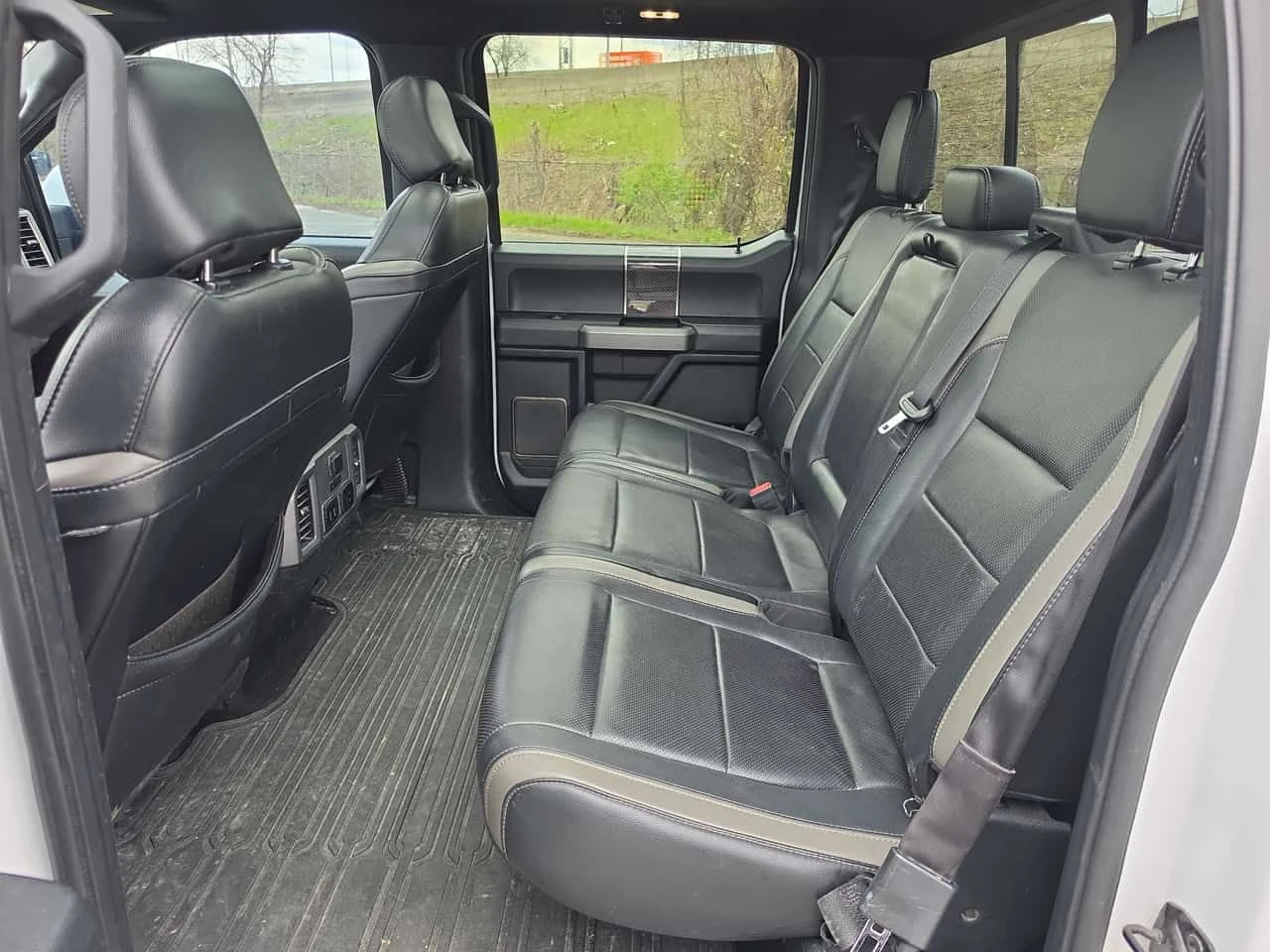 Ford F150  | Raptor | 360 | PANO | NEVI | ОБДУХВАНЕ , снимка 17 - Автомобили и джипове - 54424577
