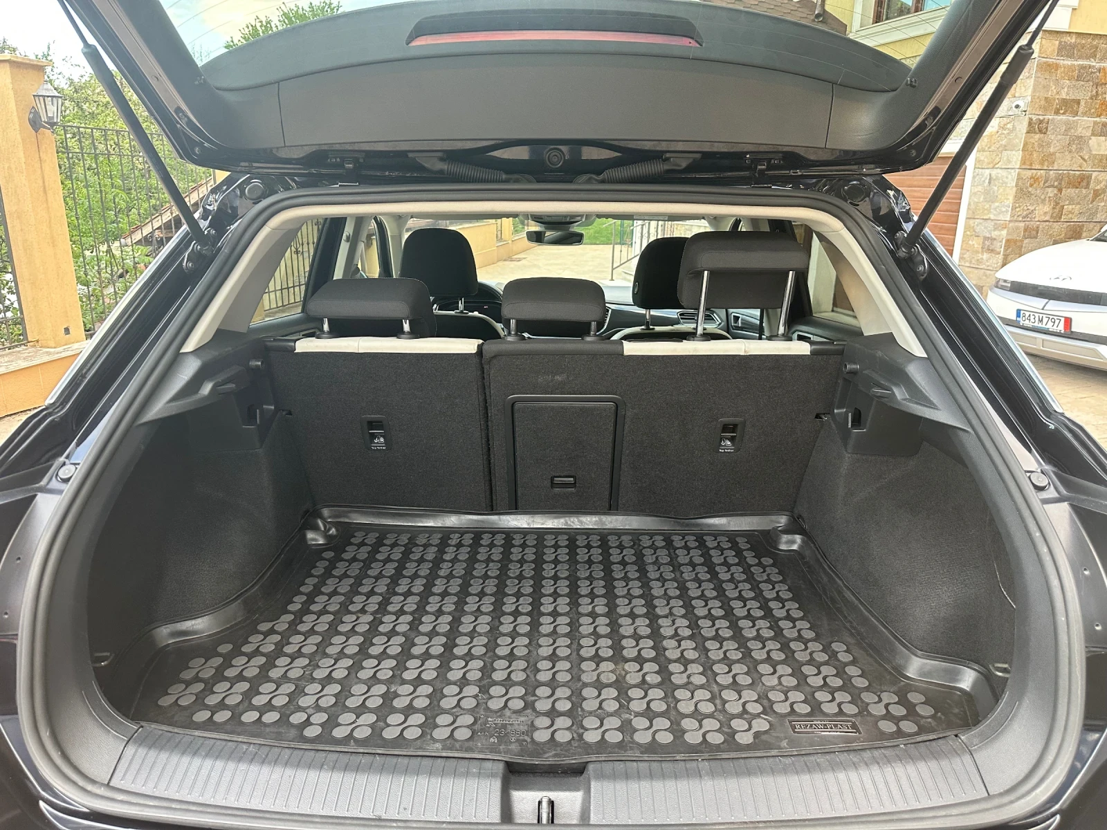 VW T-Roc 2.0TDI 4x4 LED, снимка 12 - Автомобили и джипове - 54802091