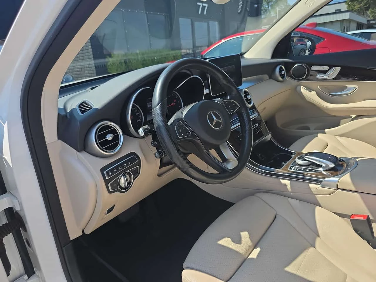 Mercedes-Benz GLC * 300 * CARFAX * ЦЕНА ДО БГ, снимка 7 - Автомобили и джипове - 55694527