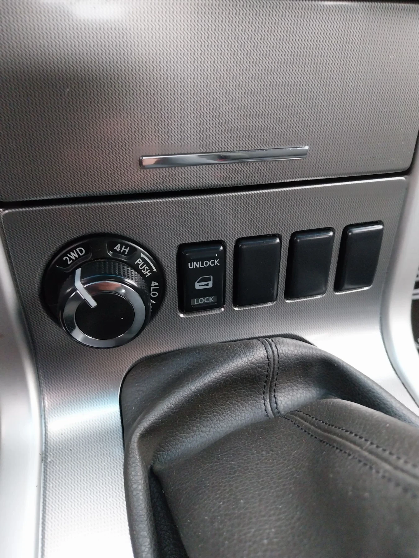 Nissan Navara 2.5 D /190кс, снимка 15 - Автомобили и джипове - 56683903