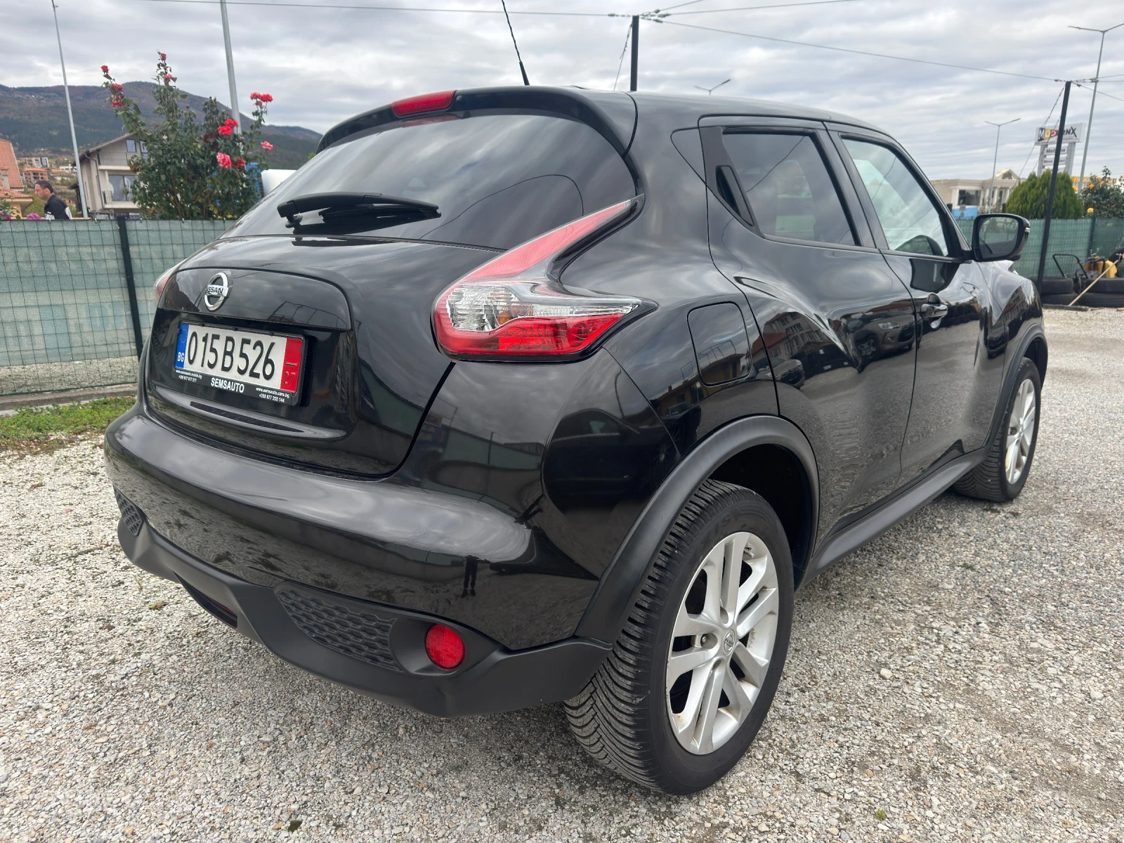 Nissan Juke 1.6i X-Tronic Acenta, снимка 6 - Автомобили и джипове - 56717736