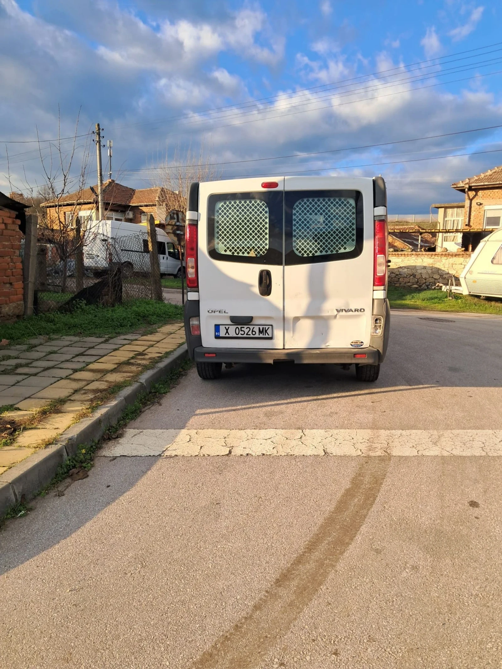 Opel Vivaro 2.0 Дизел 6 скорости  - изображение 2