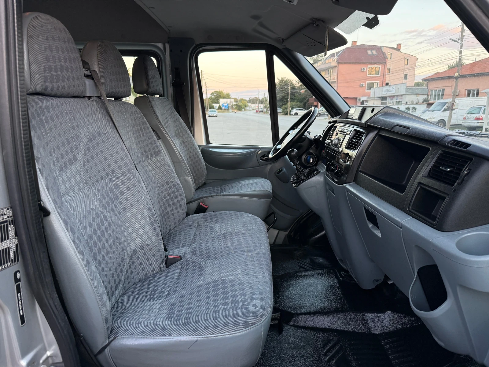 Ford Transit 2.2TDCI FACELIFT ЛИЗИНГ, снимка 11 - Бусове и автобуси - 56309810
