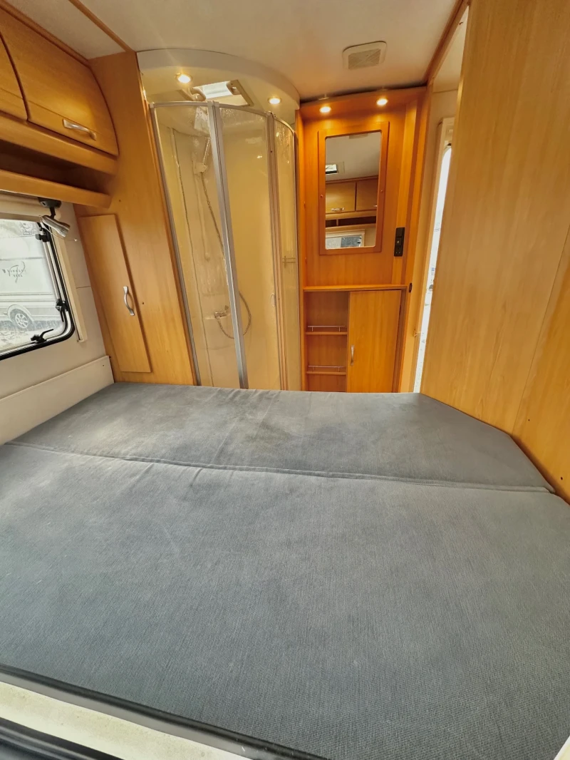 Каравана LMC GEIST 640 / НОВ ВНОС / СПАЛНЯ / ДУШ КАБИНА / WC , снимка 15 - Каравани и кемпери - 53205314