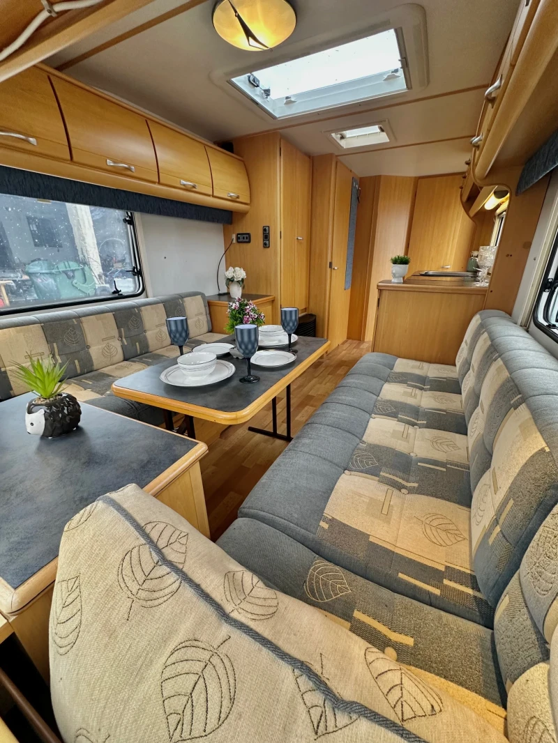 Каравана LMC GEIST 640 / НОВ ВНОС / СПАЛНЯ / ДУШ КАБИНА / WC , снимка 8 - Каравани и кемпери - 53205314