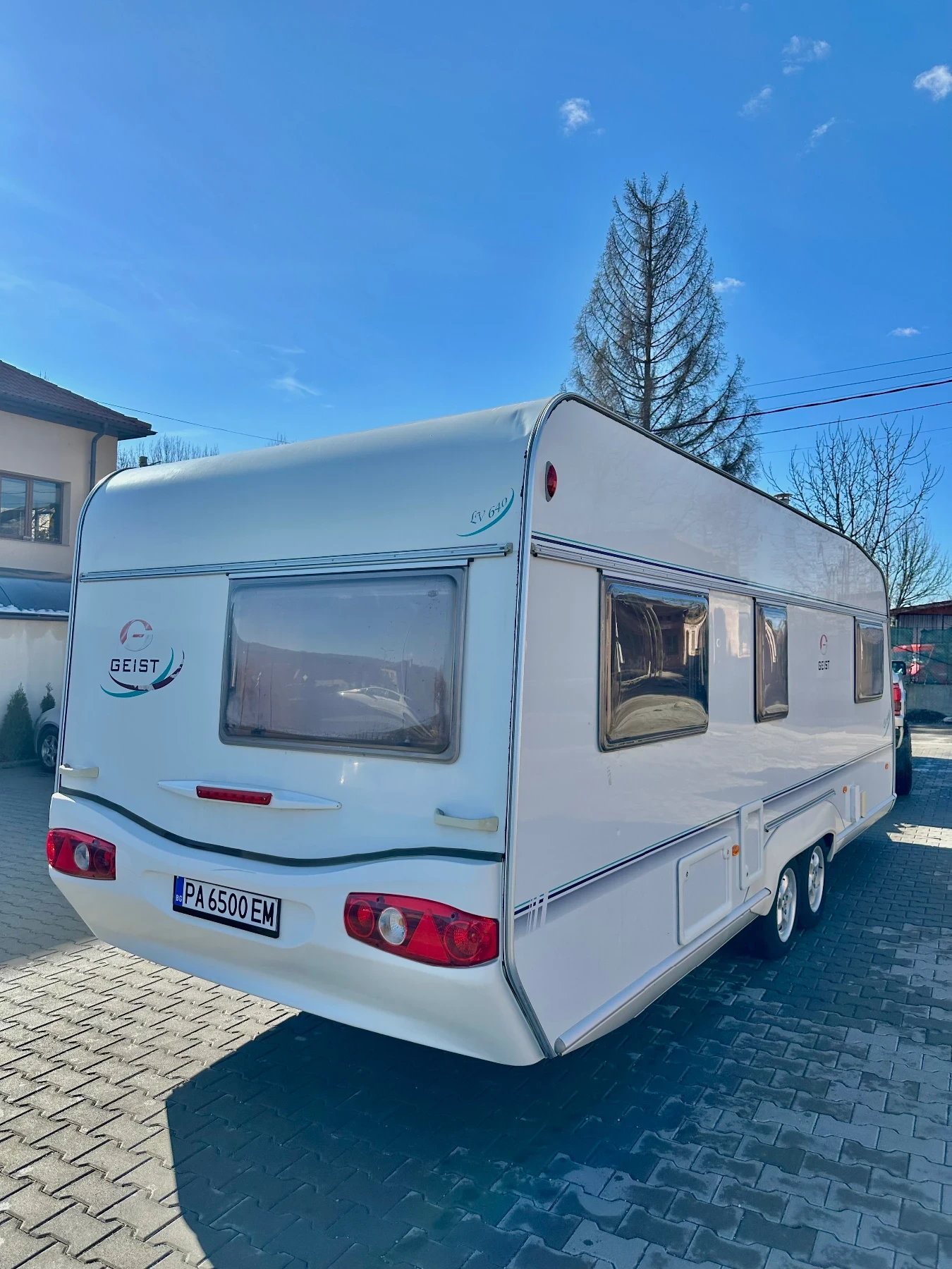 Каравана LMC GEIST 640 / НОВ ВНОС / СПАЛНЯ / ДУШ КАБИНА / WC  - изображение 4