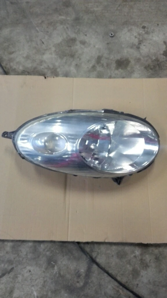 Фар десен Нисан Микра