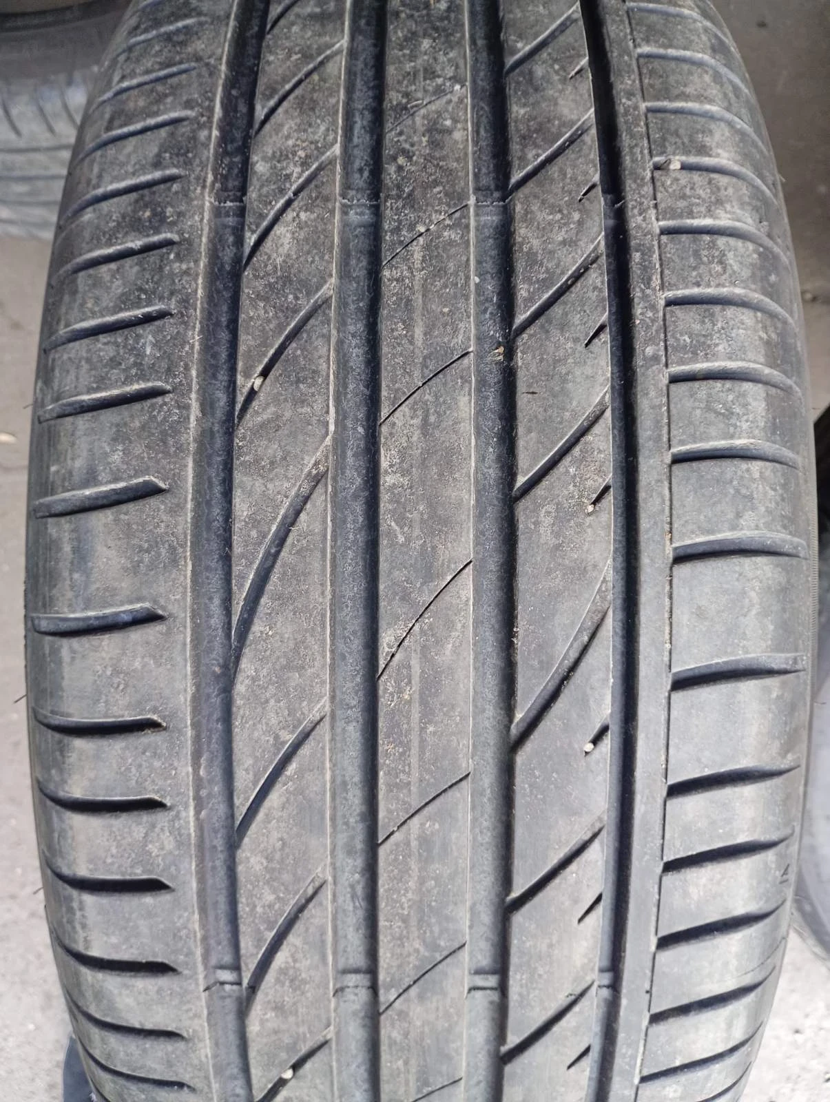 Гуми Летни 235/45R19