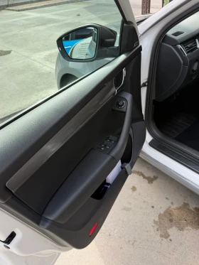 Skoda Octavia 1.6 TDI Автоматик , снимка 8