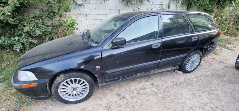 Volvo V40 1.9, снимка 1 - Автомобили и джипове - 46890594