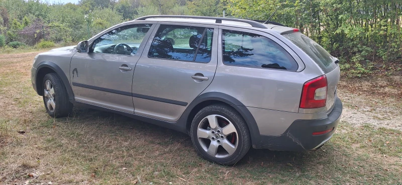 Skoda Octavia Scout, снимка 6 - Автомобили и джипове - 47061590