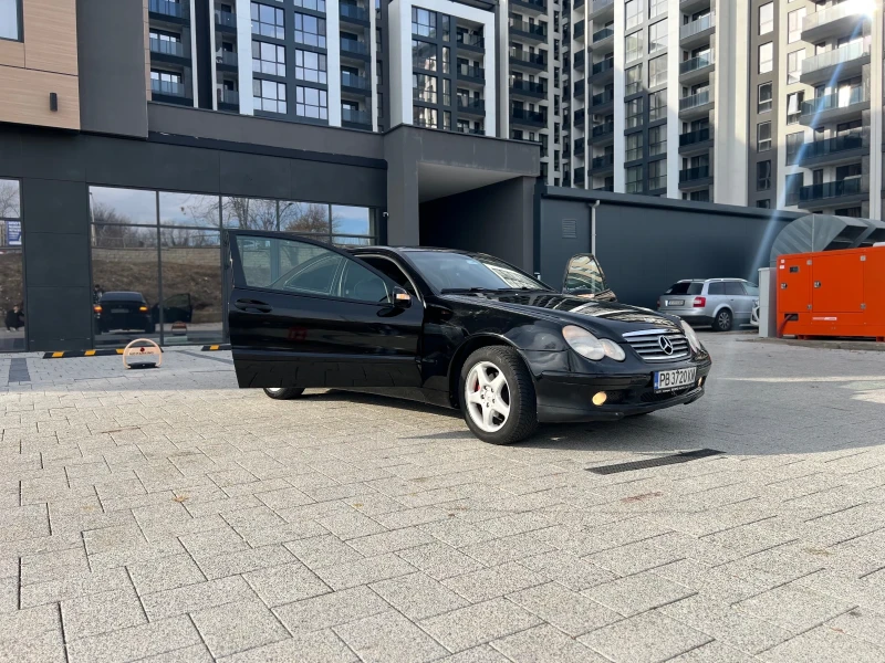 Mercedes-Benz C 180 Mersedes c180, снимка 3 - Автомобили и джипове - 48300407