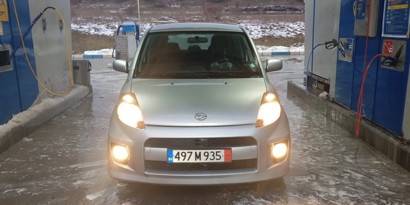 Daihatsu Sirion 1.3 спорт 4x4, снимка 1 - Автомобили и джипове - 48773284