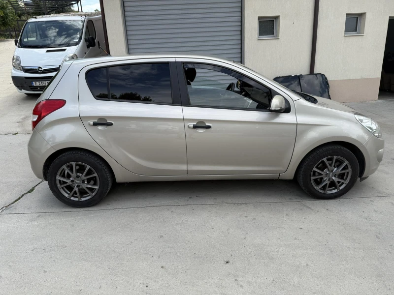 Hyundai I20, снимка 4 - Автомобили и джипове - 52514033
