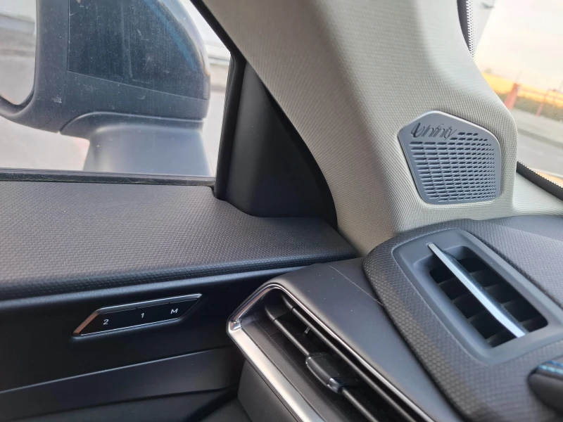 LynkCo 01 1.5TD Plug-in Hybrid DCTH, снимка 15 - Автомобили и джипове - 51612217