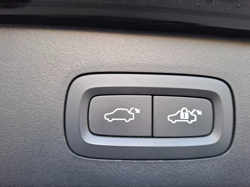 LynkCo 01 1.5TD Plug-in Hybrid DCTH, снимка 11 - Автомобили и джипове - 51612217