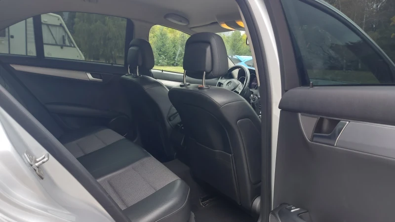 Mercedes-Benz C 250, снимка 13 - Автомобили и джипове - 52050833