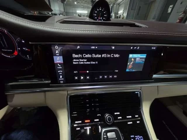 Porsche Panamera  GTS | DISTRONIC | ОБДУХВАНЕ | CARFAX, снимка 14 - Автомобили и джипове - 53534284