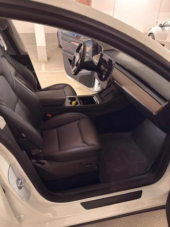 Tesla Model Y Long Range 4x4 , снимка 6 - Автомобили и джипове - 53888272