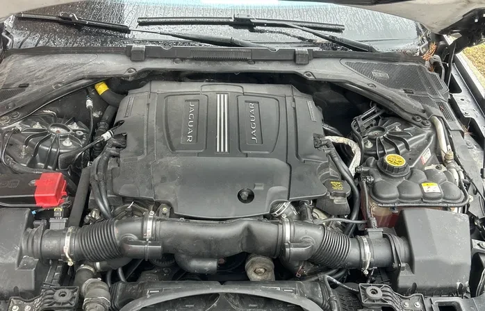 Jaguar Xf 35t R-Sport * CARFAX* ДВА КЛЮЧА, снимка 11 - Автомобили и джипове - 54078737