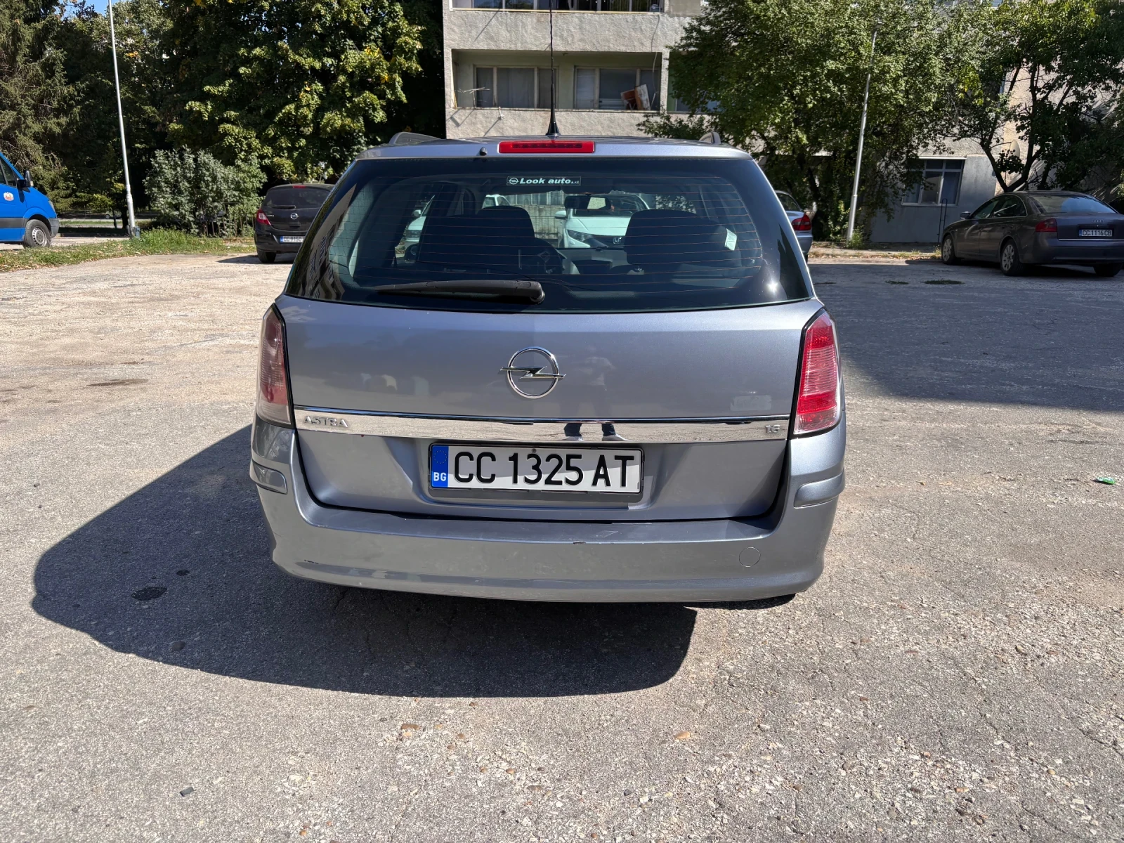 Opel Astra Комби - изображение 6