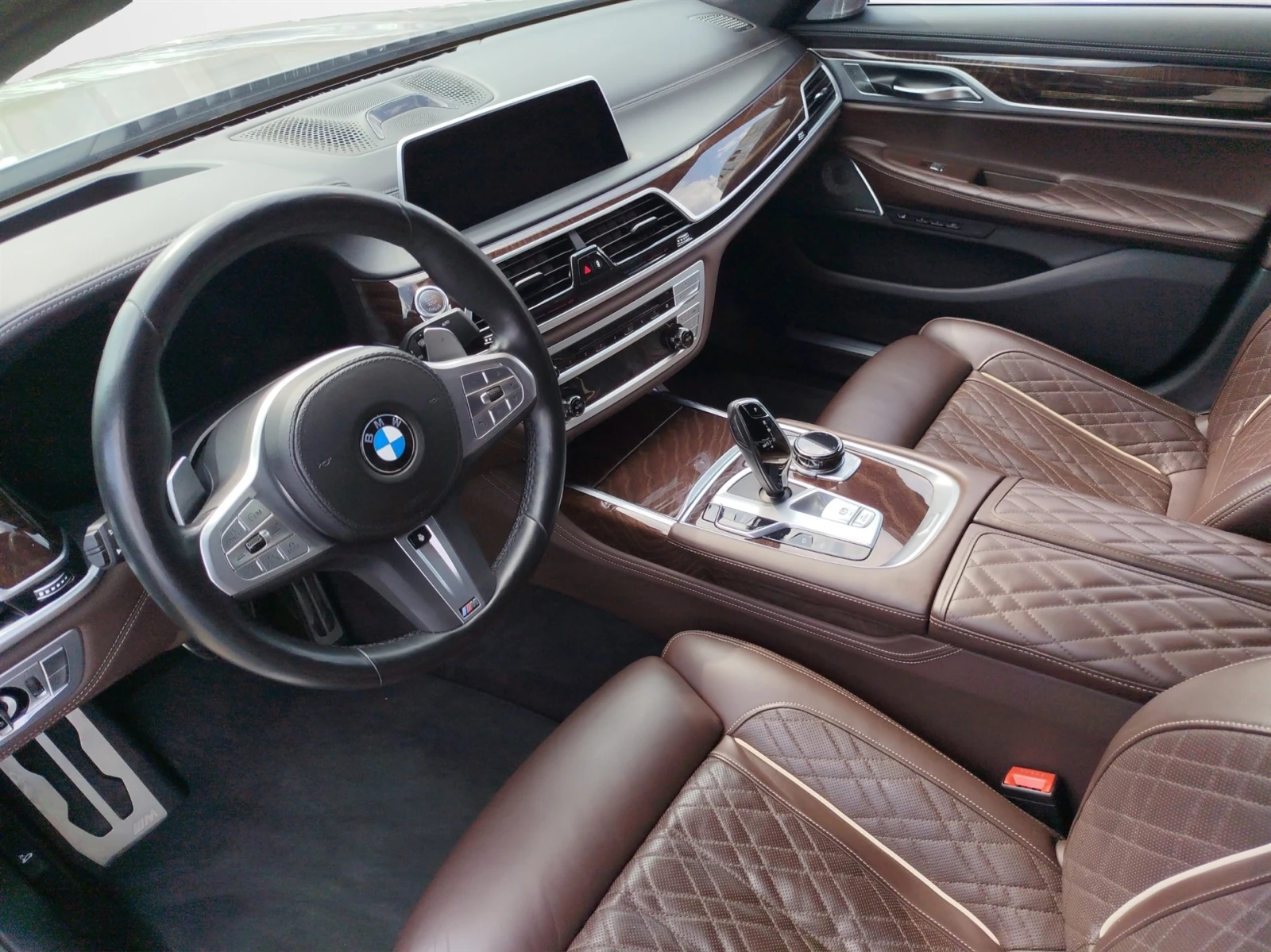 BMW 740 xDrive - изображение 6