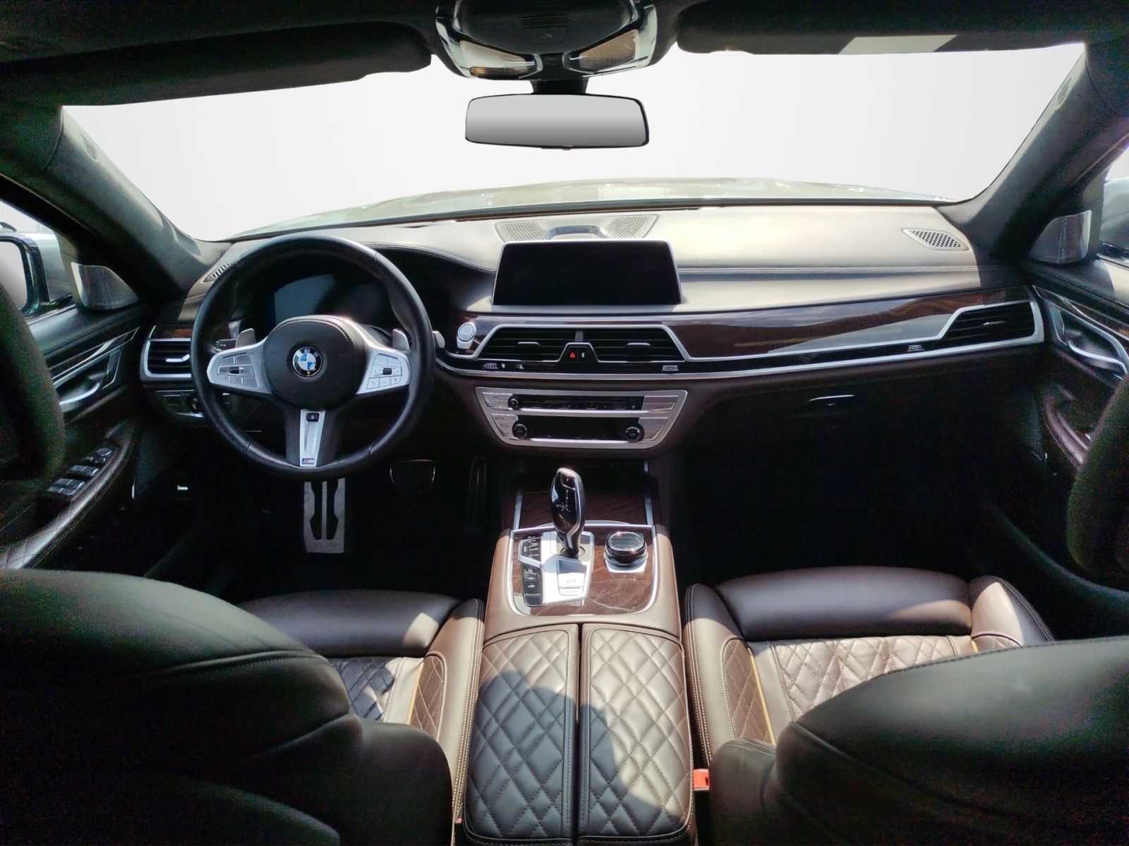 BMW 740 xDrive - изображение 7