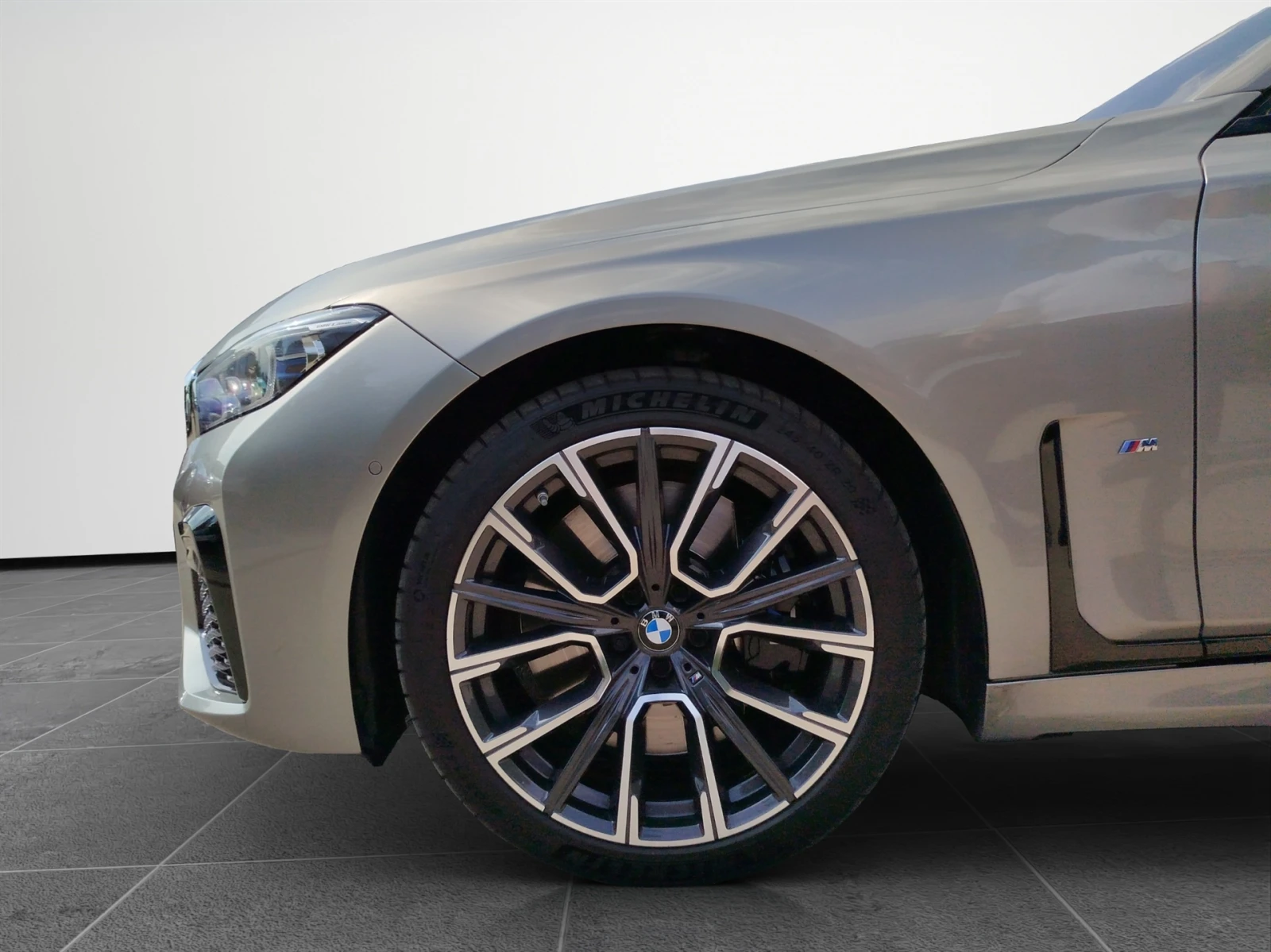 BMW 740 xDrive - изображение 5