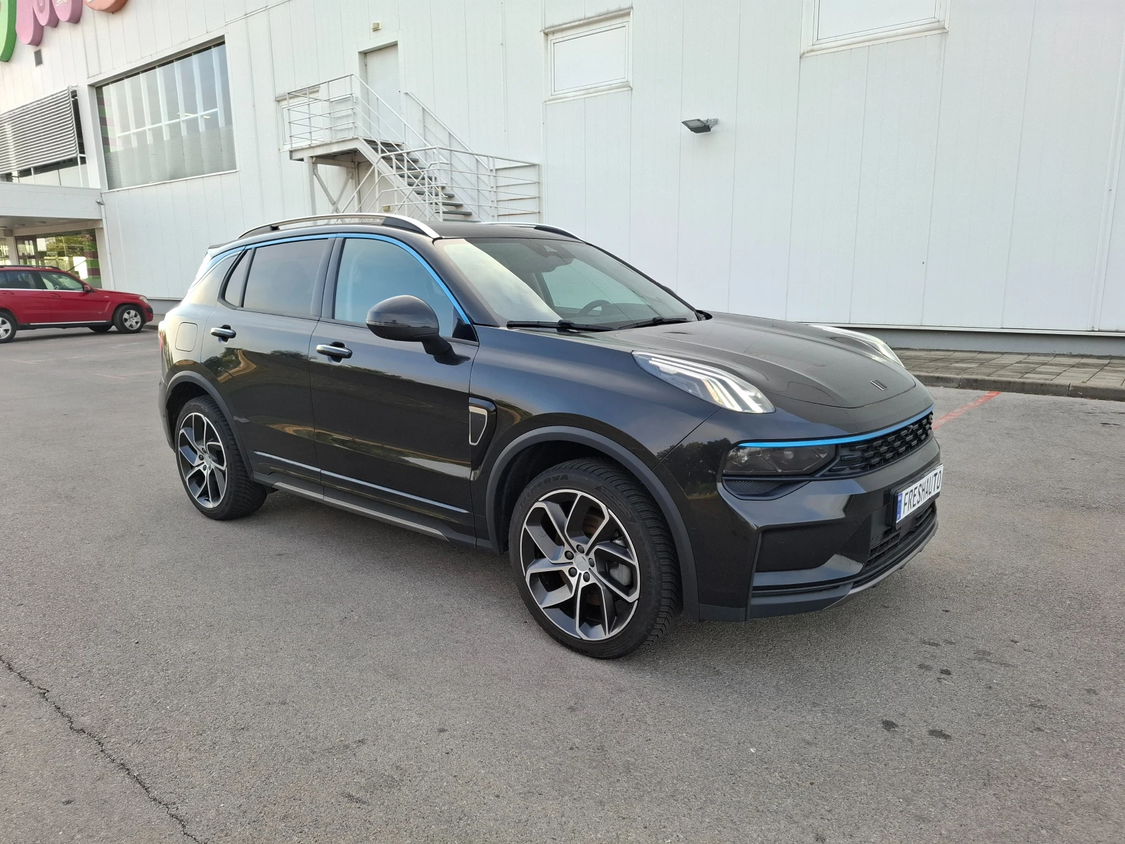 LynkCo 01 1.5TD Plug-in Hybrid DCTH - изображение 2