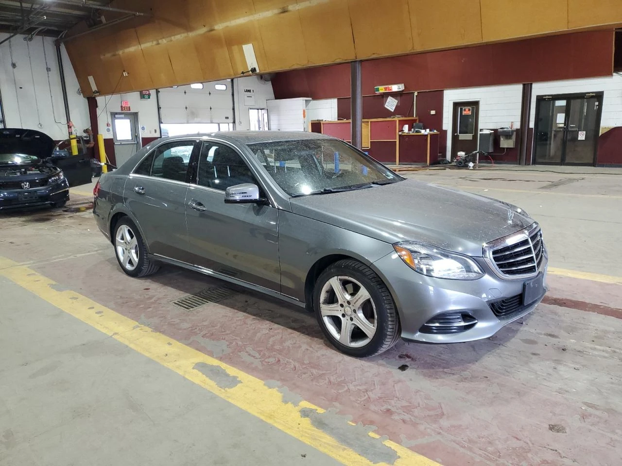 Mercedes-Benz E 250 * АВТО КРЕДИТ* ЦЕНА ДО БГ * CARFAX *  - изображение 3