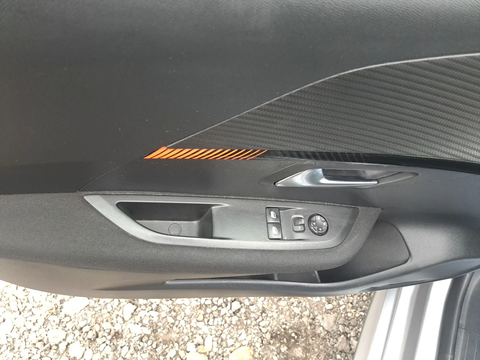 Peugeot 208 1.2 i | Mobile.bg   12